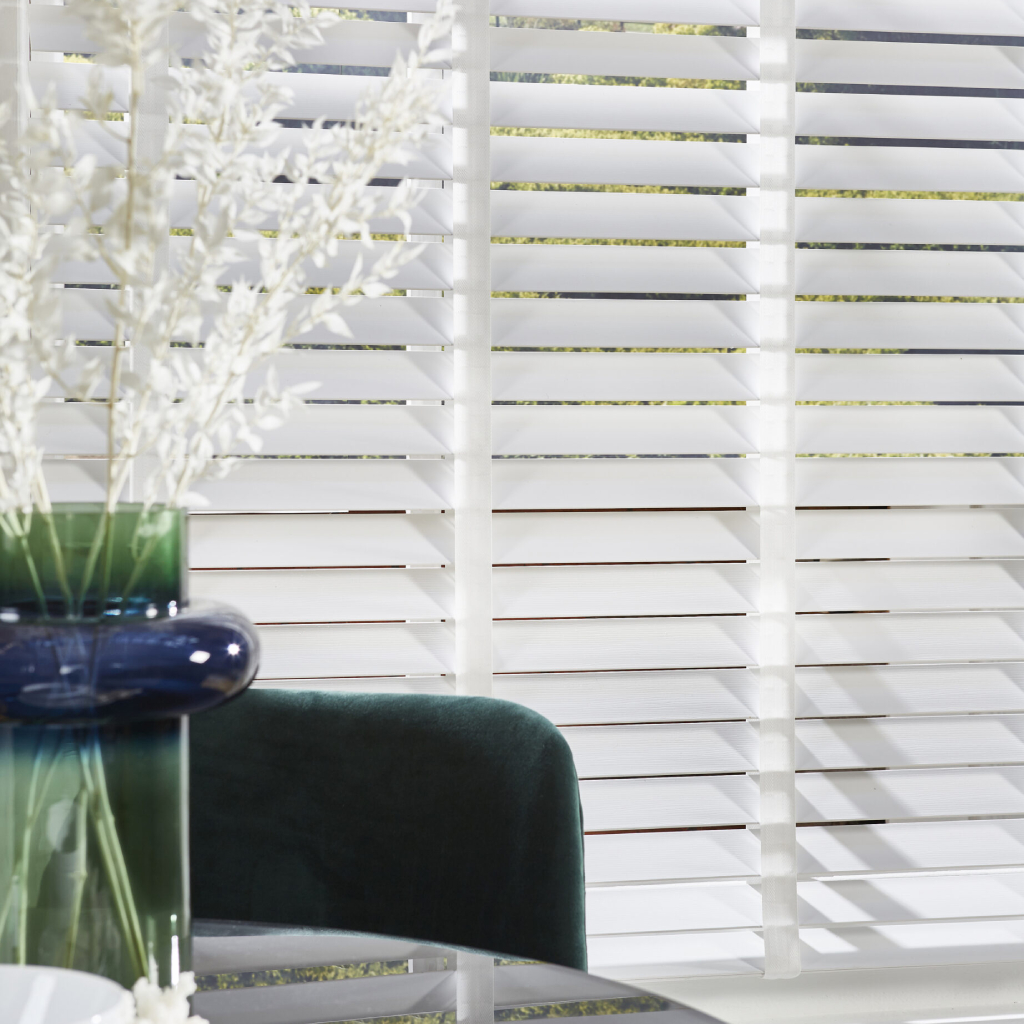 wooden venetian blind white